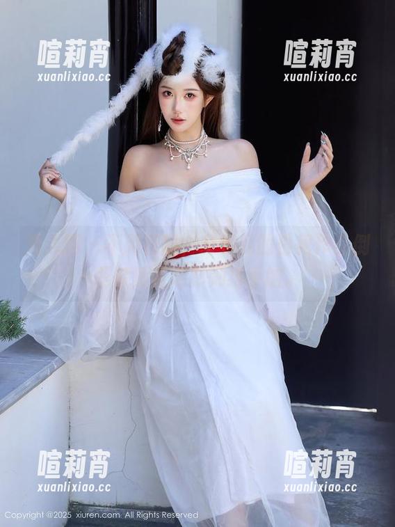 秀人网-艾希儿 秀人网 - 不用花钱,艾希儿的白裙作品倒是蛮适合摄影师练手的。