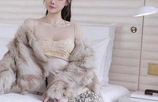 秀人网 – 荡漾Crystal的气息：裸足私房图集，从这里开始