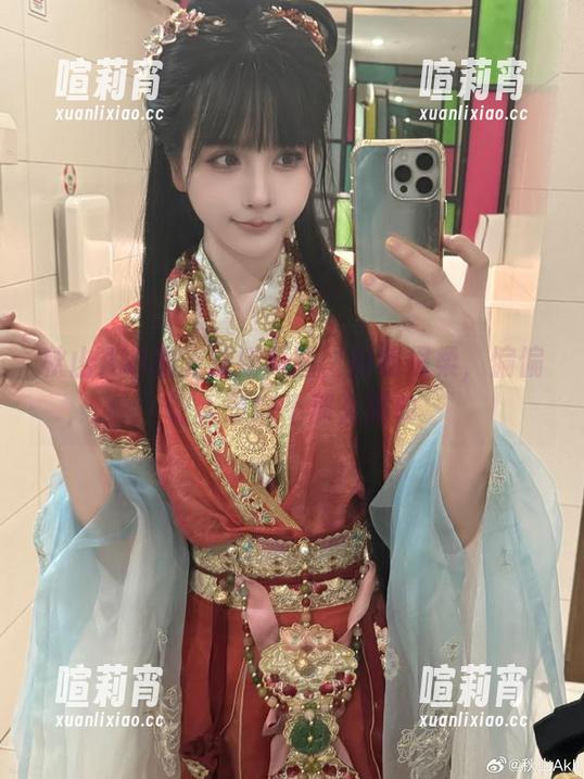 秋山AkI 秋山AkI的亚丝娜原图,明明很柔,偏偏让人想得不那么简单