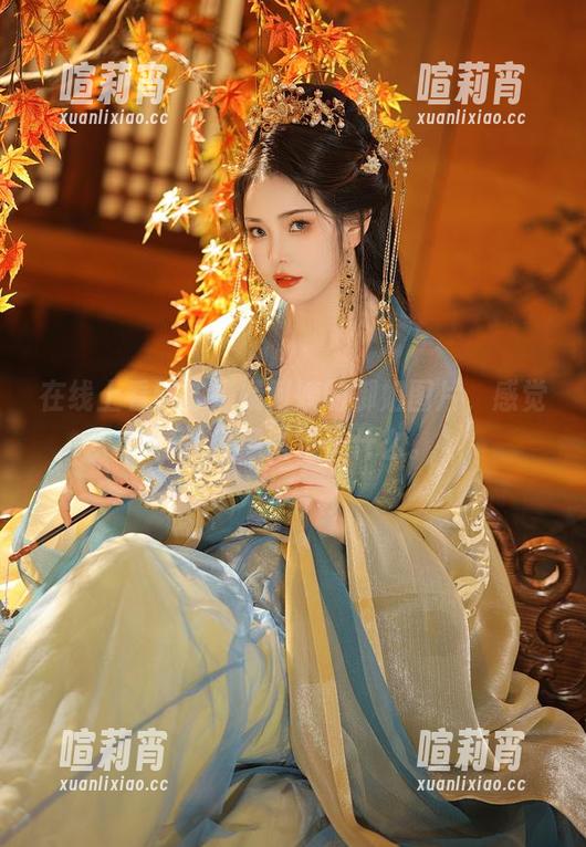 在线上看到苏嫣嫣阿姨的御姐图片，感觉自己好像错过了什么。