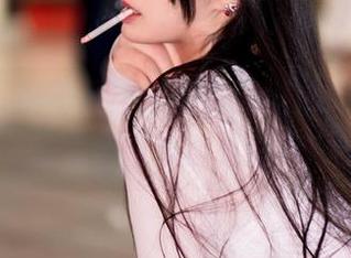 学妹们，请不要让我的眼睛受伤，落落Raku的免费图集真是太棒啦！