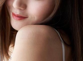 蜜桃社 – 冰露的全套剧情，这可不止是衣服的问题哦。