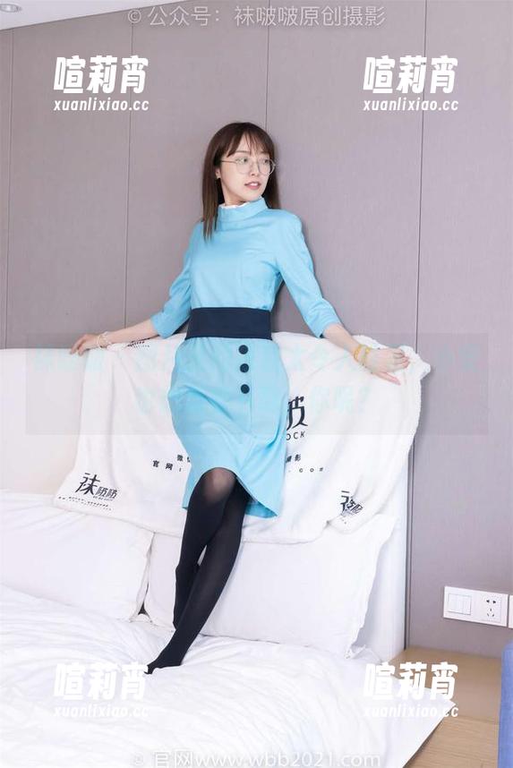 袜啵啵-小安 袜啵啵 - 图片里的凉鞋太令人驻足,小安也想急着下载,你呢?