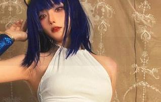“起起子vvvv”掌镜，白丝福利写真直击你的心