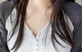 写真里闲逛，发现温柔也能藏在迷之呆梨的眉眼之间！