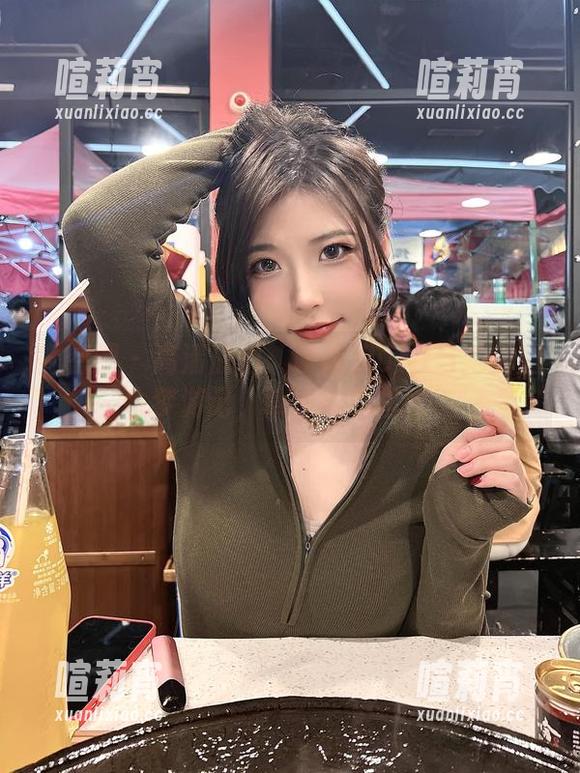 陈妮妮UNI 微密圈 - 高清原图:陈妮妮UNI与她的奶牛梦游记,草原在哪里呢?