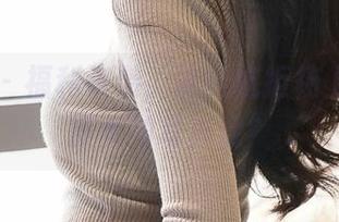 青豆客 – 福利来袭，谁能抗拒杨上萱的俏皮女神写真呢？