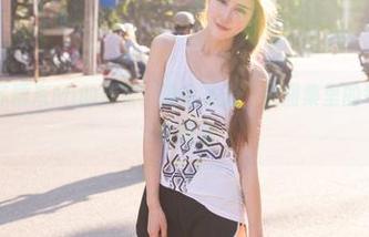 青豆客 – 苏糯米Mi的皮衣，没啥圣光，但图集里的每一张都带着想象