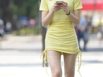 魔镜街拍 – 私房探险：艾小青与水手服的隐秘角落