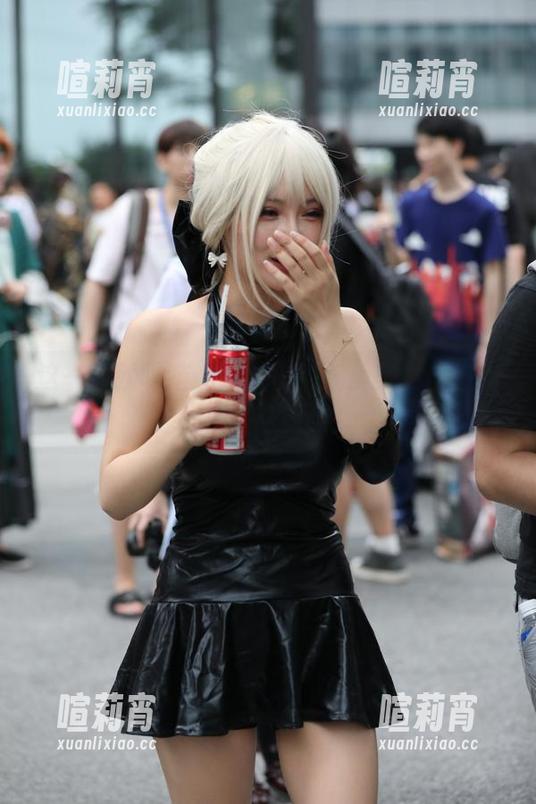 这一看就吸脑，魔镜街拍气质美女合集你得认真瞅瞅了！