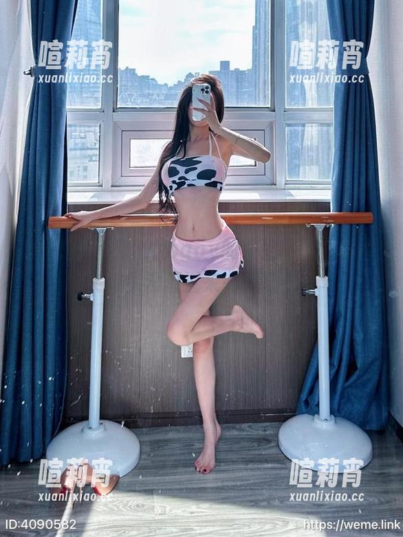 黎允熙baby 微密圈 - 黎允熙baby的空姐写真,哪位实习生没想过来一张壁纸?