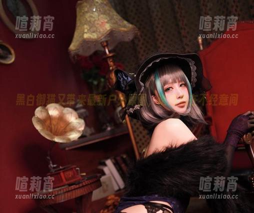 黑白御猫 黑白御猫又带来最新户外原图,诱惑总在不经意间。